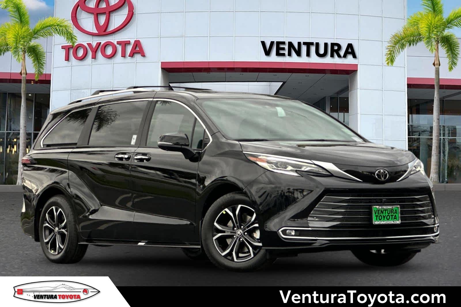 2026 Toyota Sienna Platinum's photo