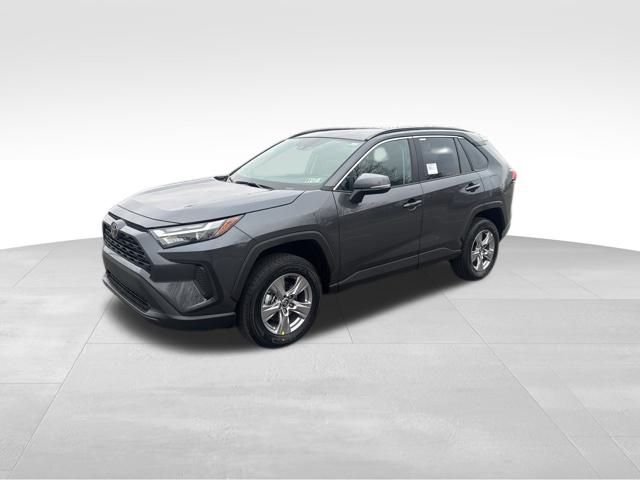 2025 Toyota RAV4 XLE's photo