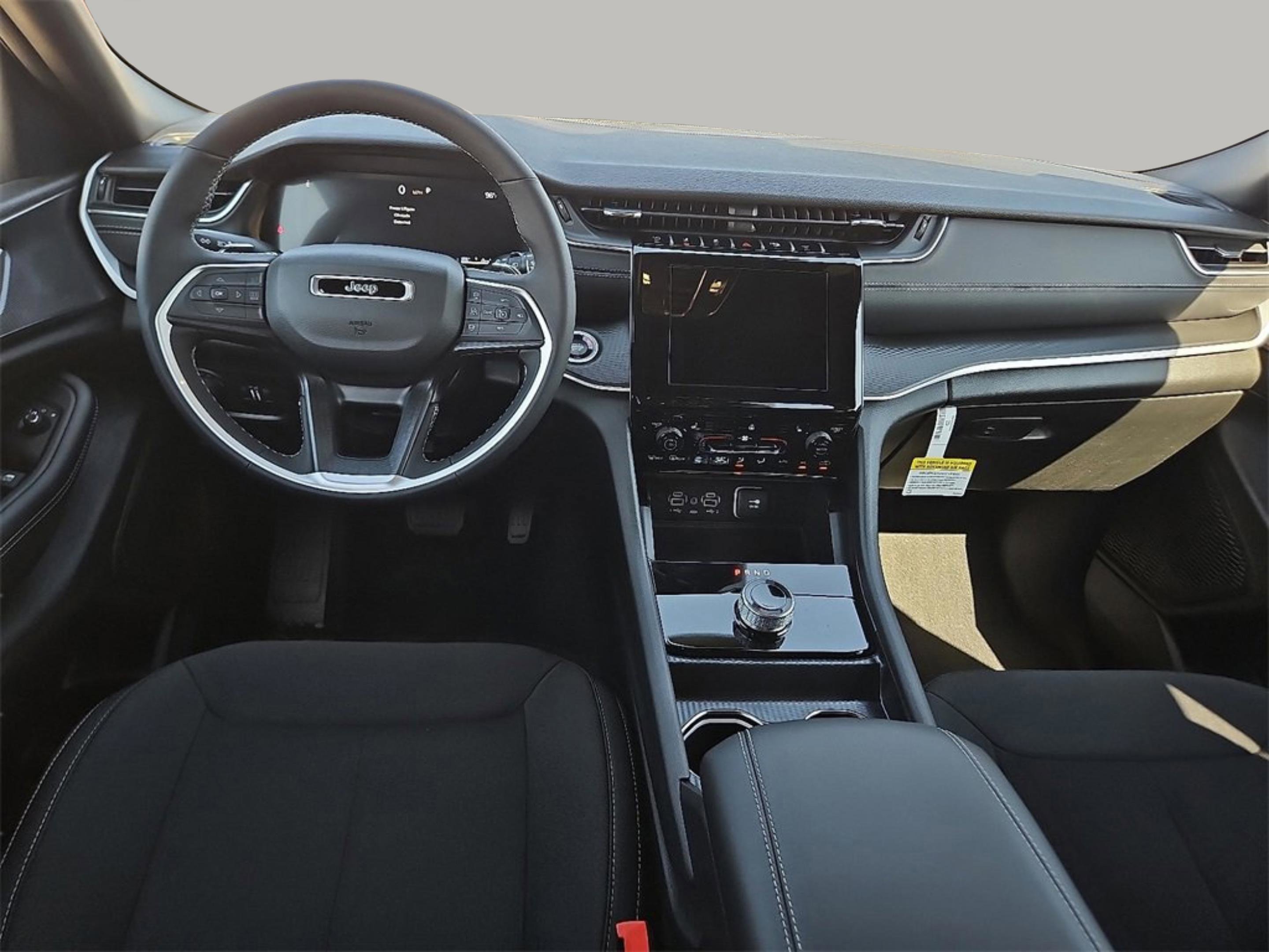 2025 Jeep Grand Cherokee Laredo X photo 11