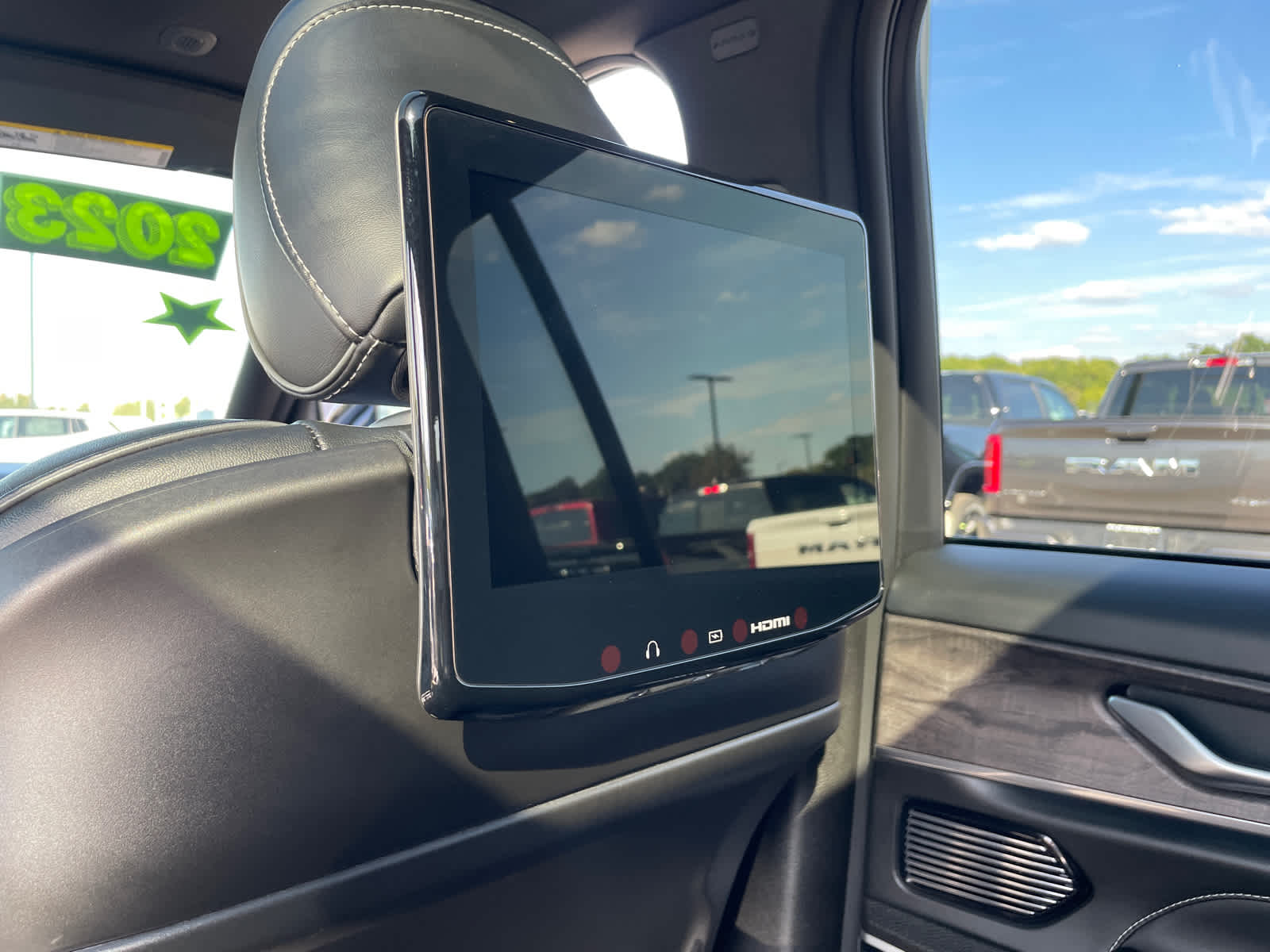2023 Jeep Cherokee Overland 4xe photo 10