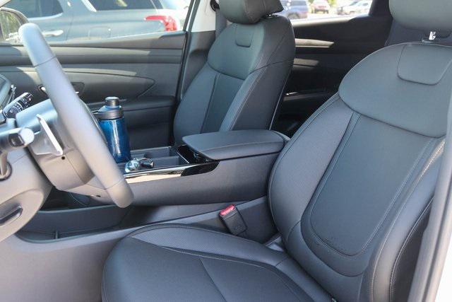 New 2025 White Hyundai SEL Convenience image 10