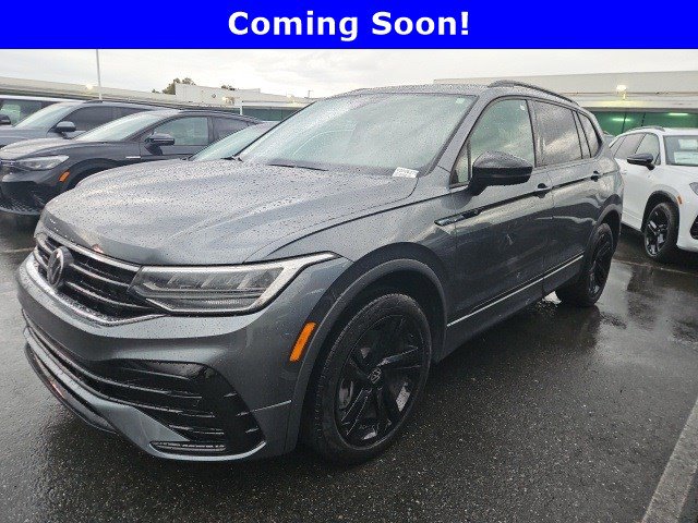2024 Volkswagen Tiguan SE R-LINE BLACK's photo
