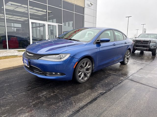 2015 Chrysler 200 S's photo