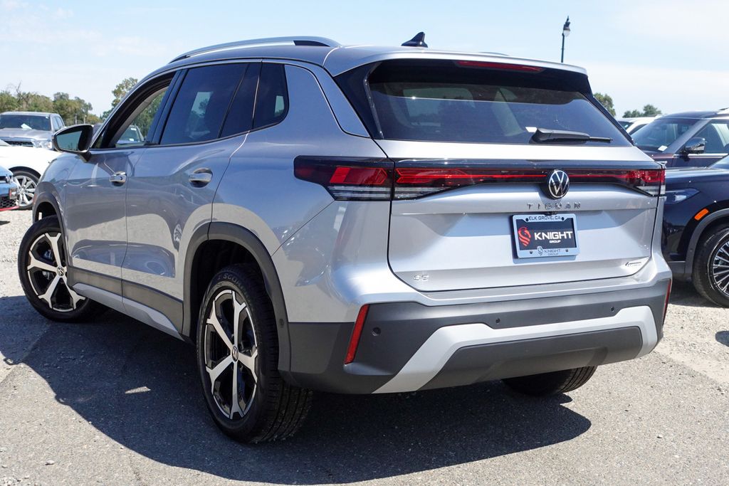 2025 Volkswagen Tiguan SE photo 3