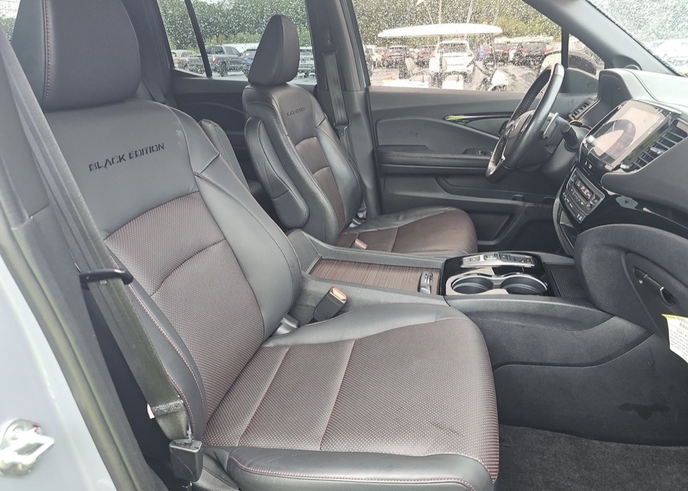 2022 Honda Ridgeline Black Edition photo 10