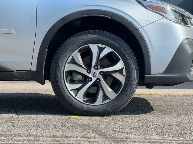 2020 Subaru Outback Limited photo 2