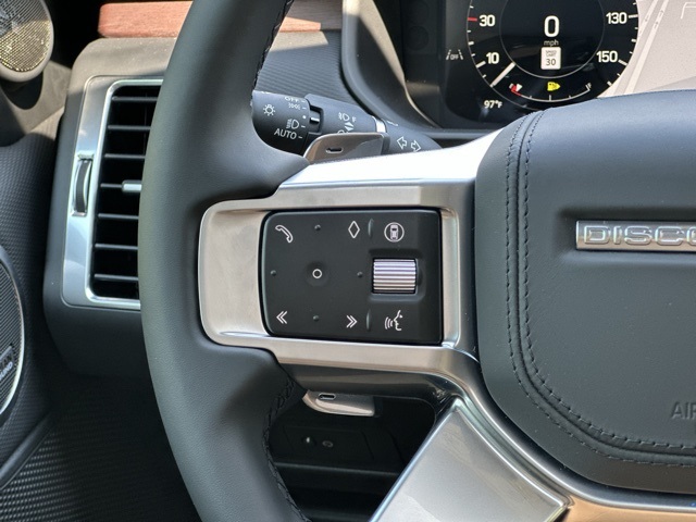 2025 Land Rover Discovery SE photo 24