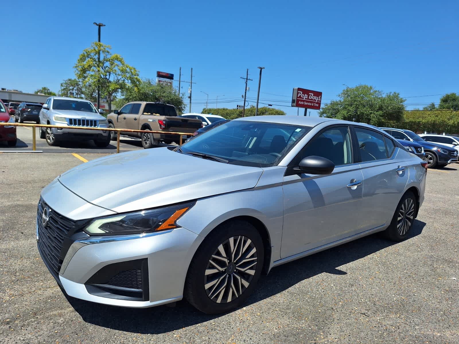 2024 Nissan Altima 2.5 SV photo 9