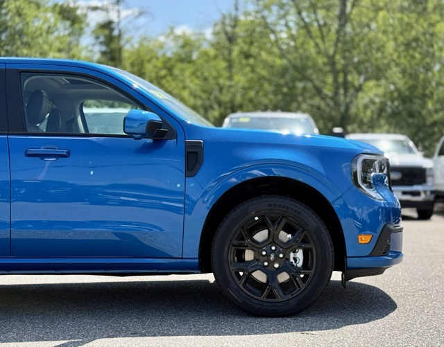 2025 Ford Maverick Lariat photo 2