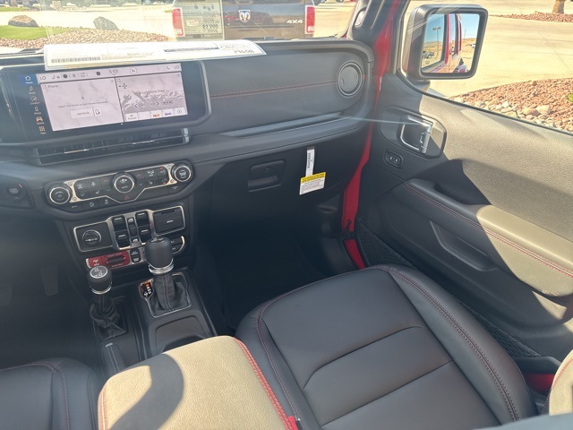 2025 Jeep Wrangler Rubicon photo 18