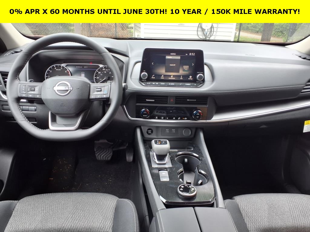 2025 Nissan Rogue SV photo 10