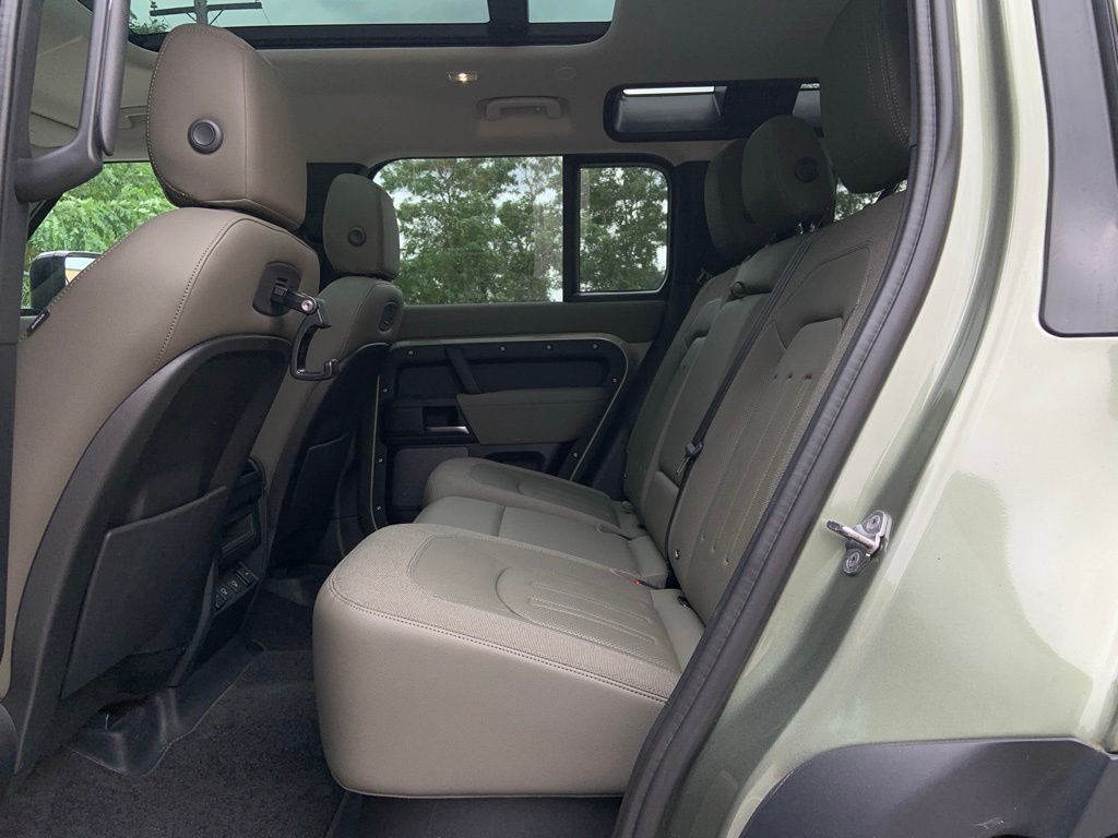 2021 Land Rover Defender 110 S photo 16
