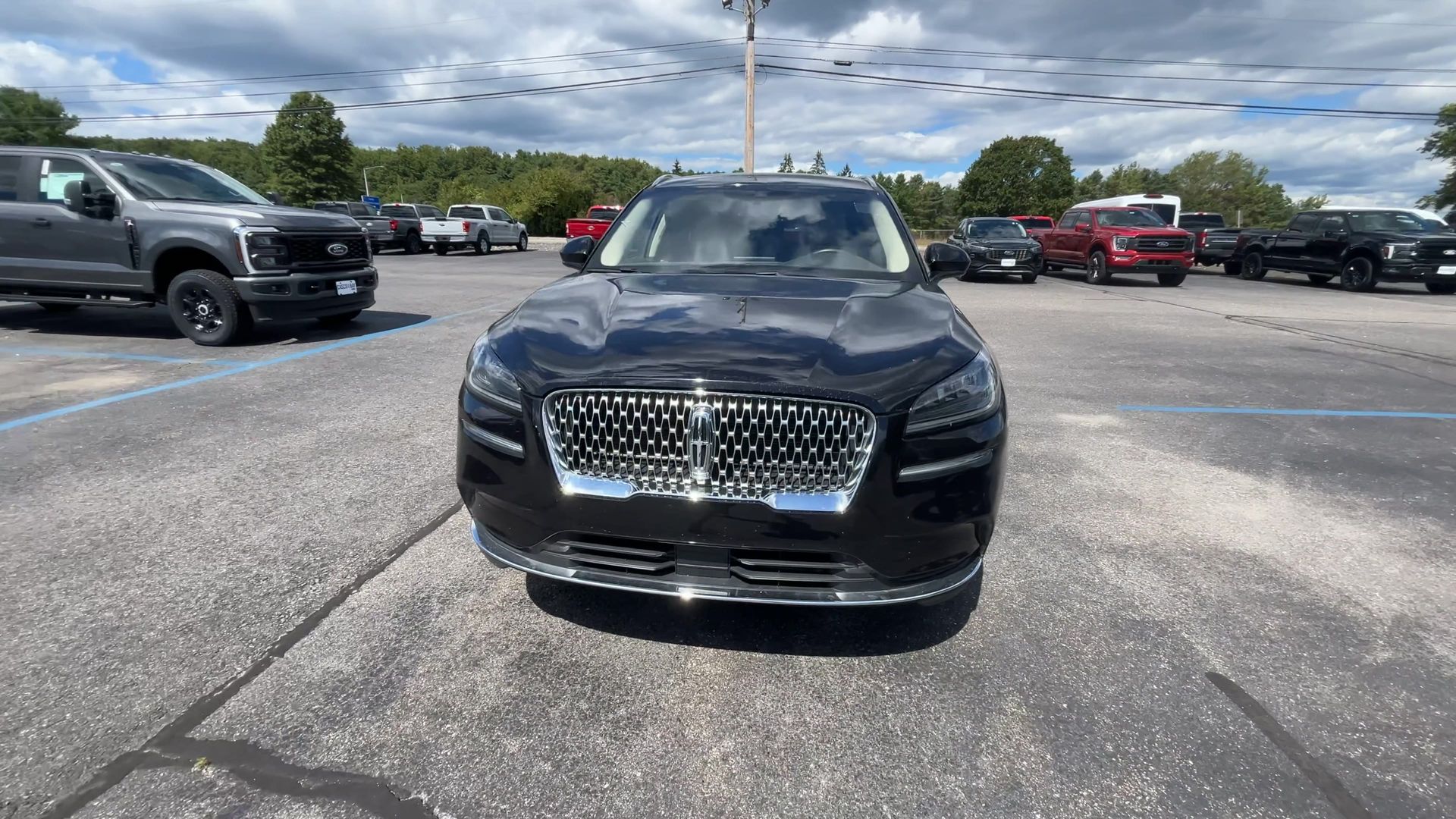 2022 Lincoln Corsair Standard photo 14