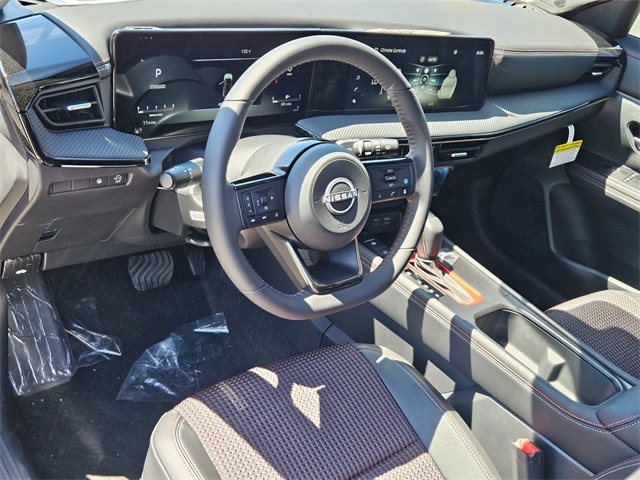 2025 Nissan Kicks SR photo 5