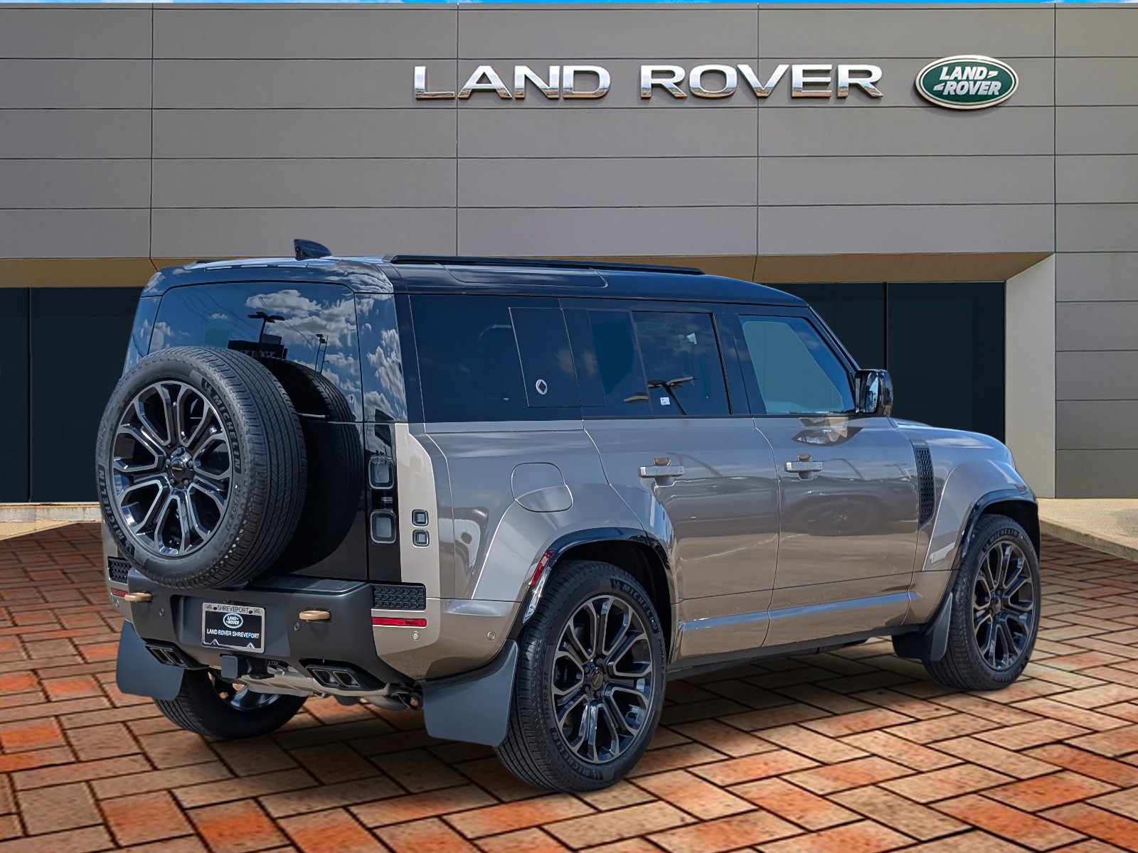 2026 Land Rover Defender 110 photo 4