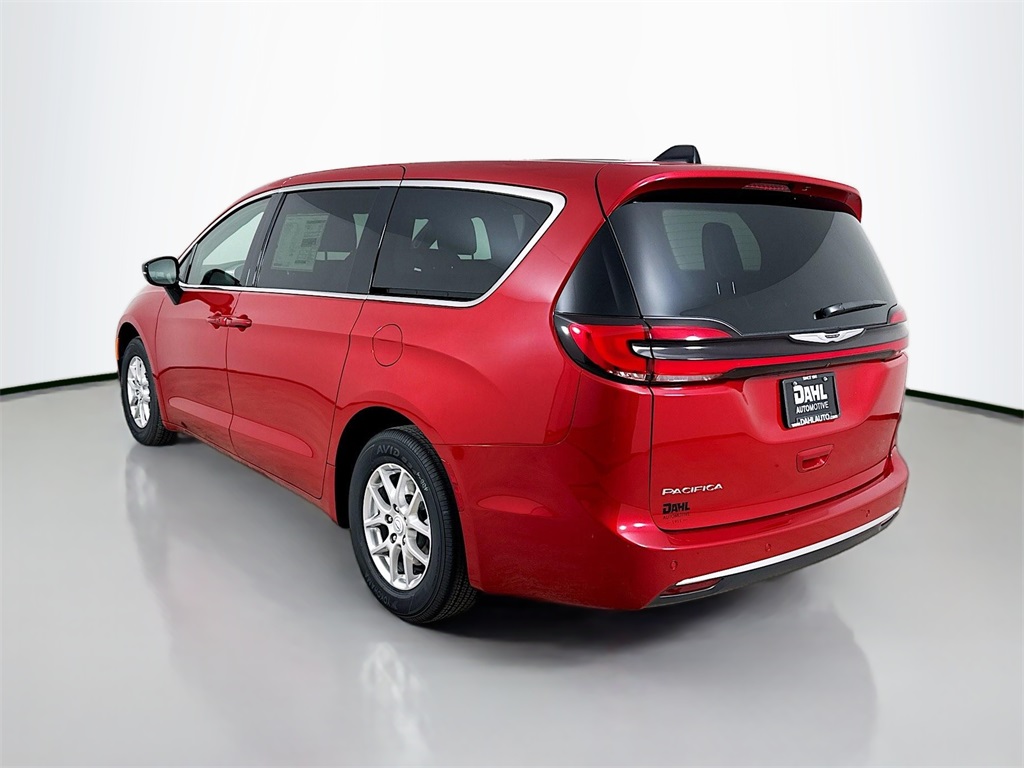 2025 Chrysler Pacifica photo 5