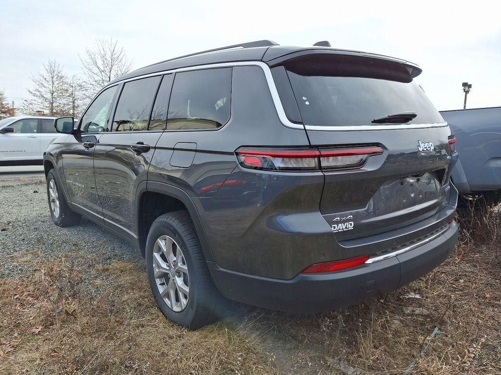 2024 Jeep Grand Cherokee Limited photo 4