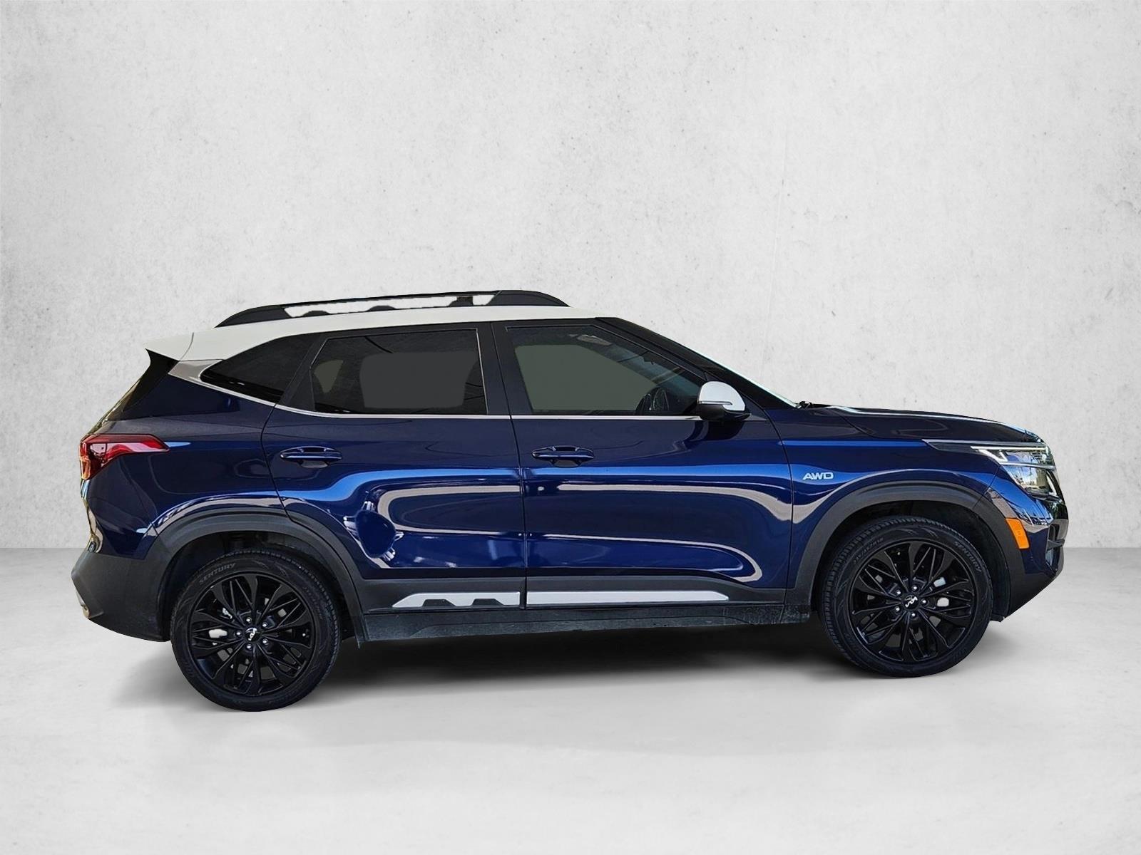 2023 Kia Seltos Nightfall Edition photo 3