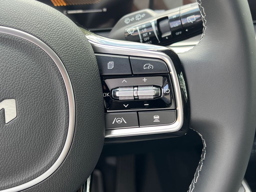2025 Kia Sorento S photo 17