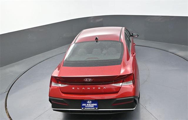 2025 Hyundai Elantra SE photo 25