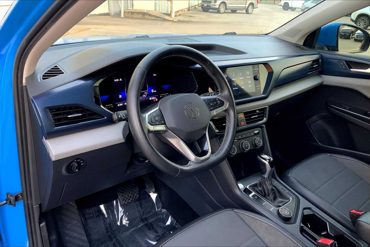 2022 Volkswagen Taos SE photo 16