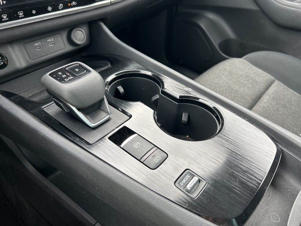 2024 Nissan Rogue SV photo 30