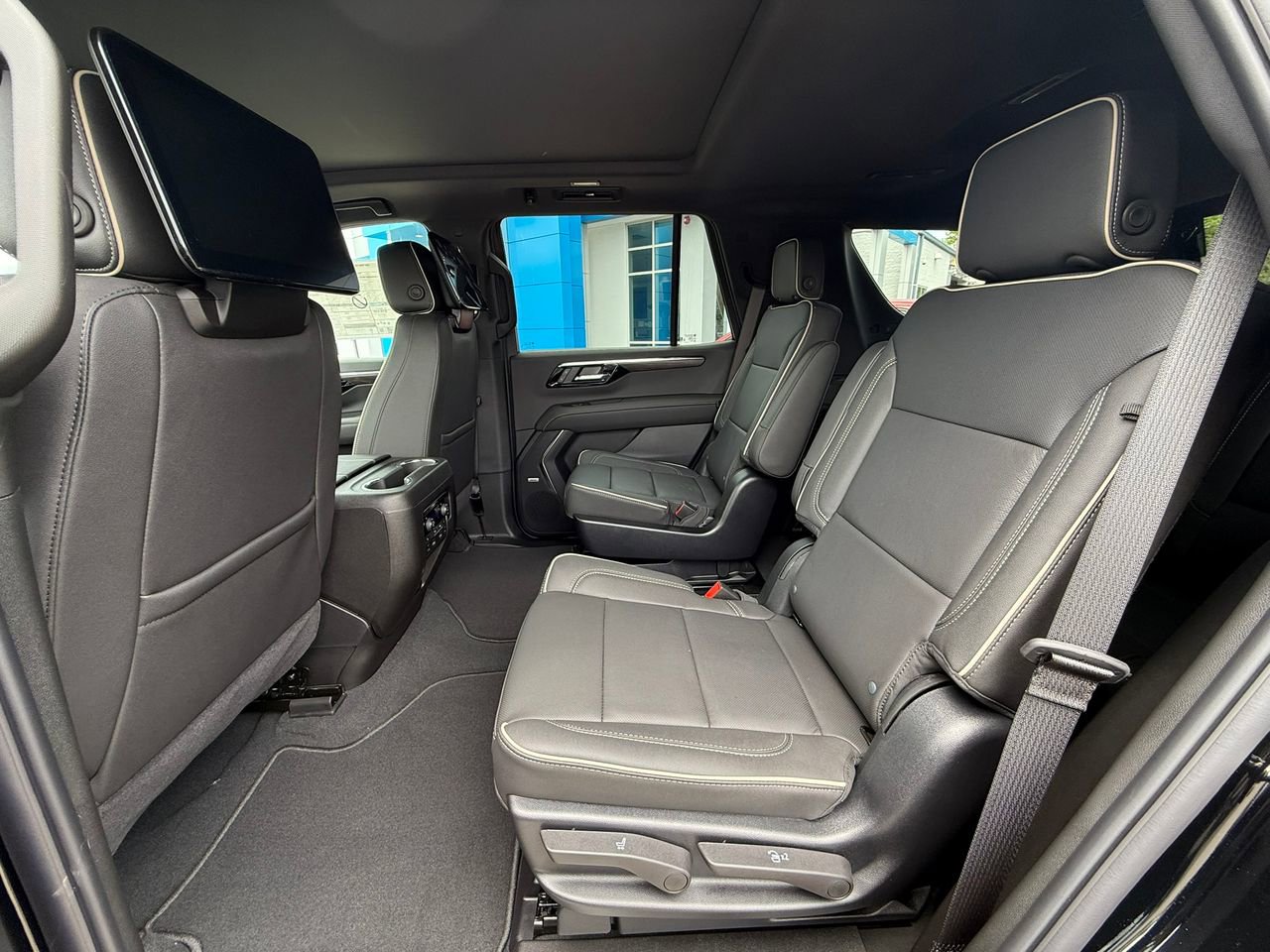 2025 Chevrolet Tahoe Premier photo 28