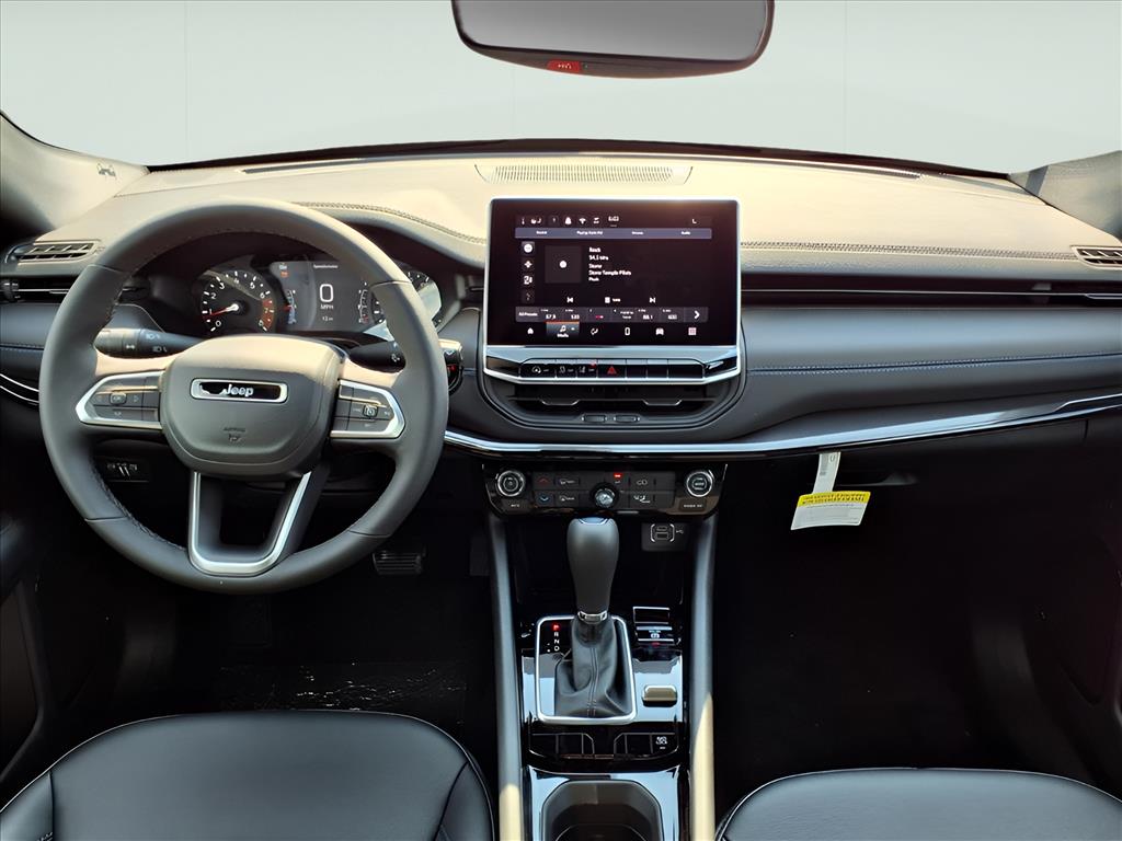 2026 Jeep Compass Latitude Altitude photo 7