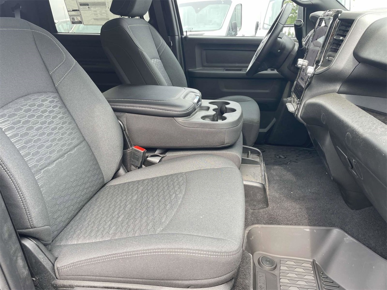 2025 Ram 2500 Tradesman photo 27