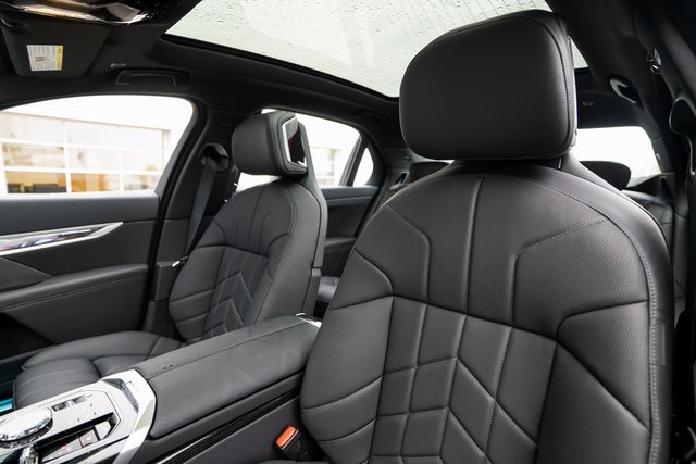 2026 Bmw 740i xDrive photo 4