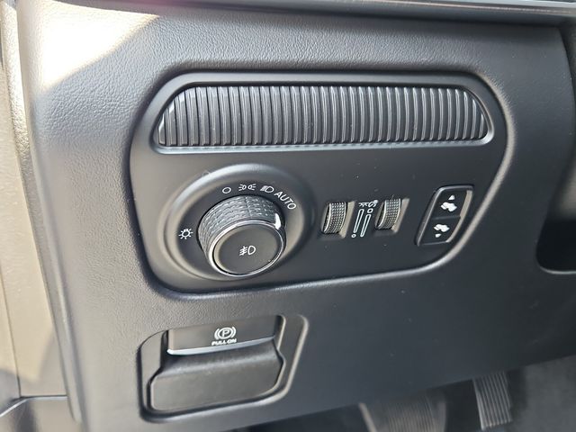 2023 Jeep Grand Wagoneer L II photo 19