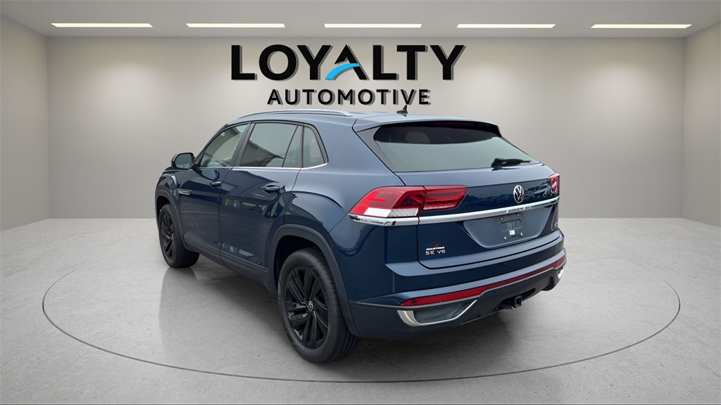 2022 Volkswagen Atlas Cross Sport V6 SE Technology photo 3