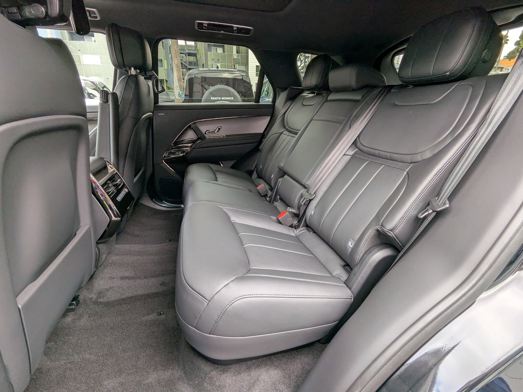 2025 Land Rover Range Rover Sport SE photo 13