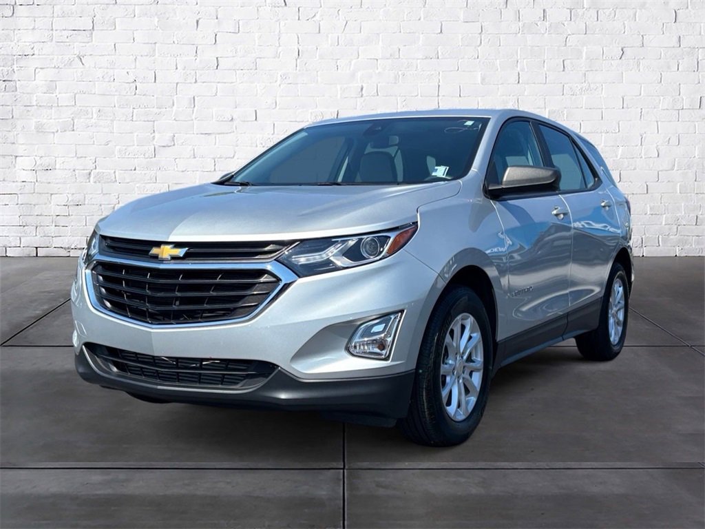 2021 Chevrolet Equinox LS photo 2