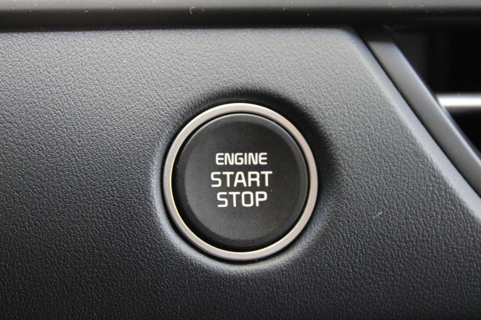 2025 Kia Seltos EX photo 27