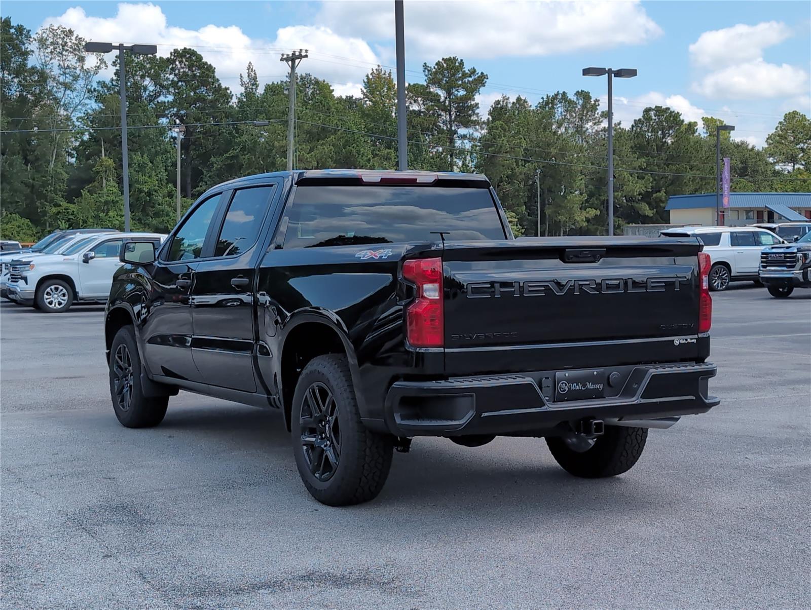 2025 Chevrolet Silverado 1500 Custom photo 5