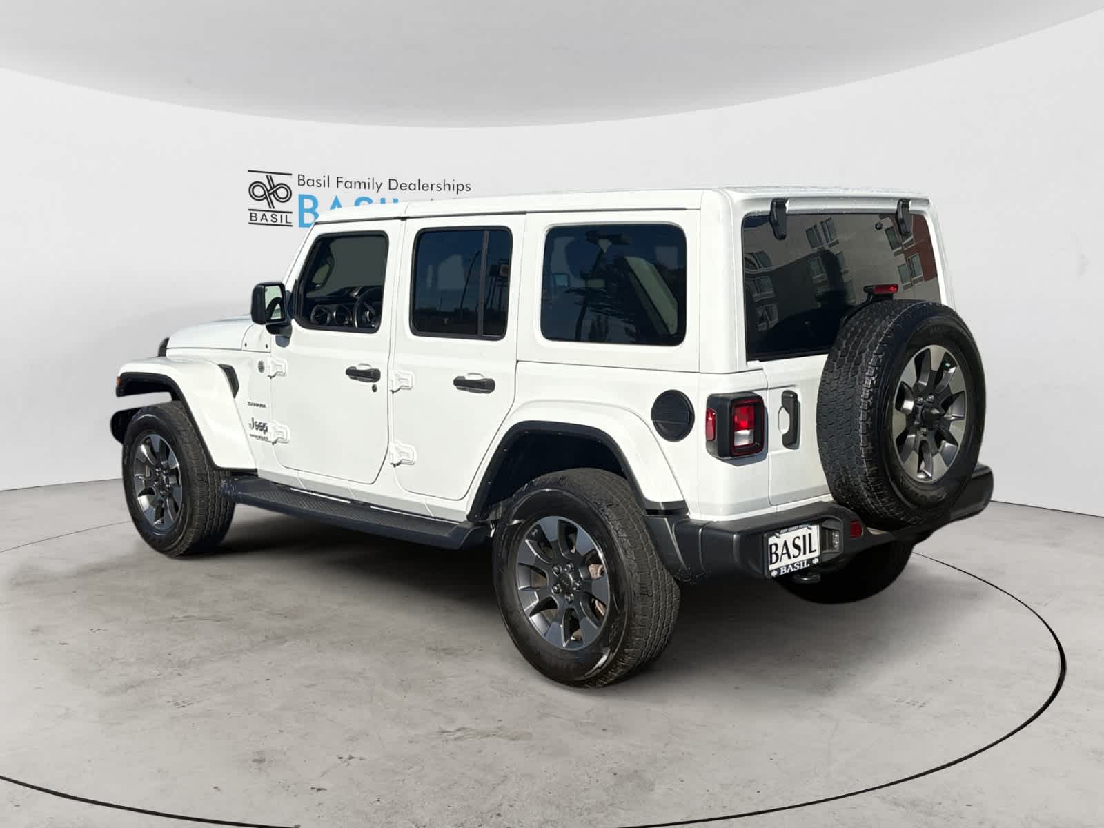 2022 Jeep Wrangler Unlimited Sahara photo 3