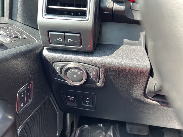 2018 Ford F-150 Lariat photo 24