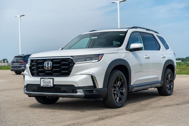 2025 Honda Pilot Touring photo 3