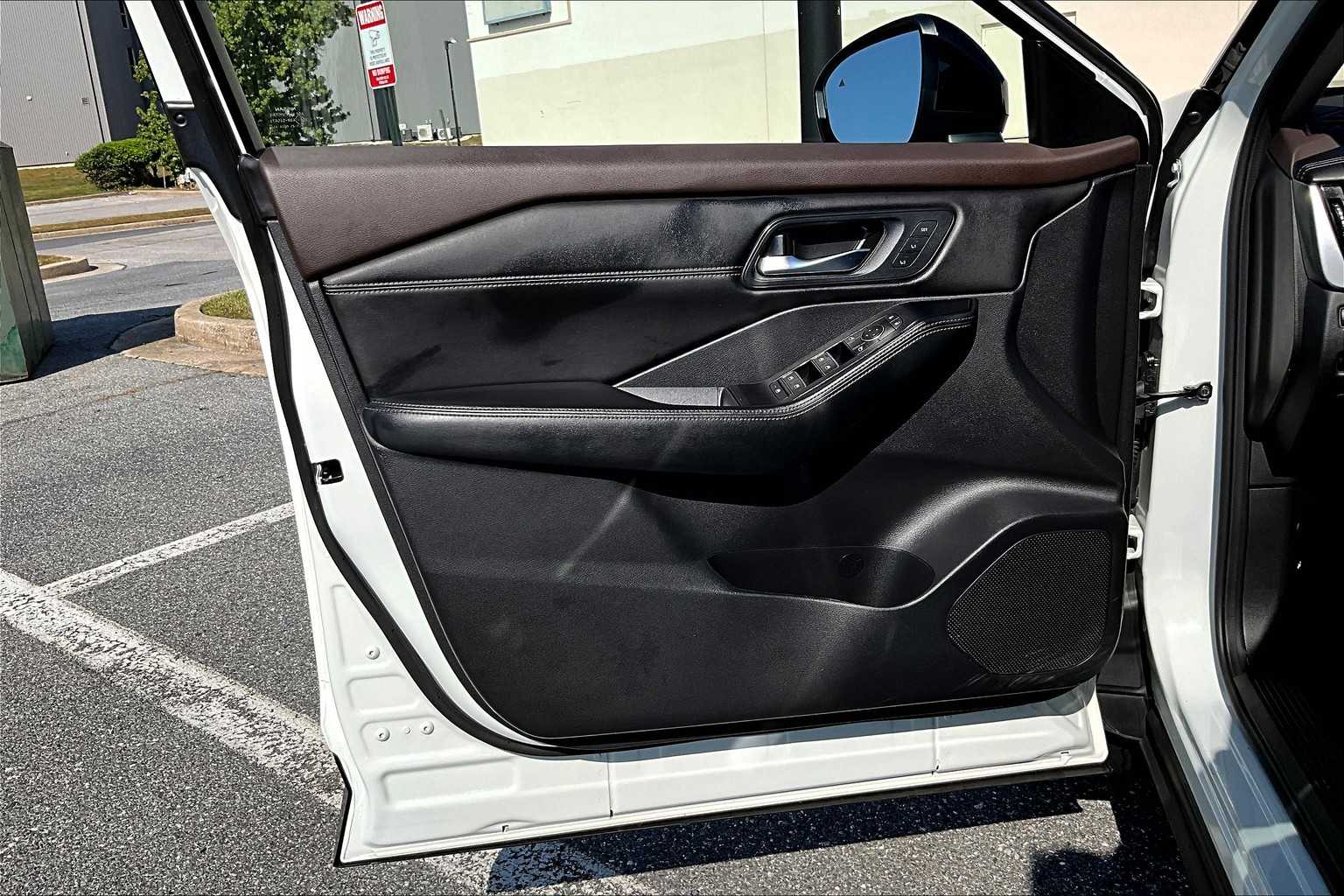 2022 Nissan Rogue SL photo 19