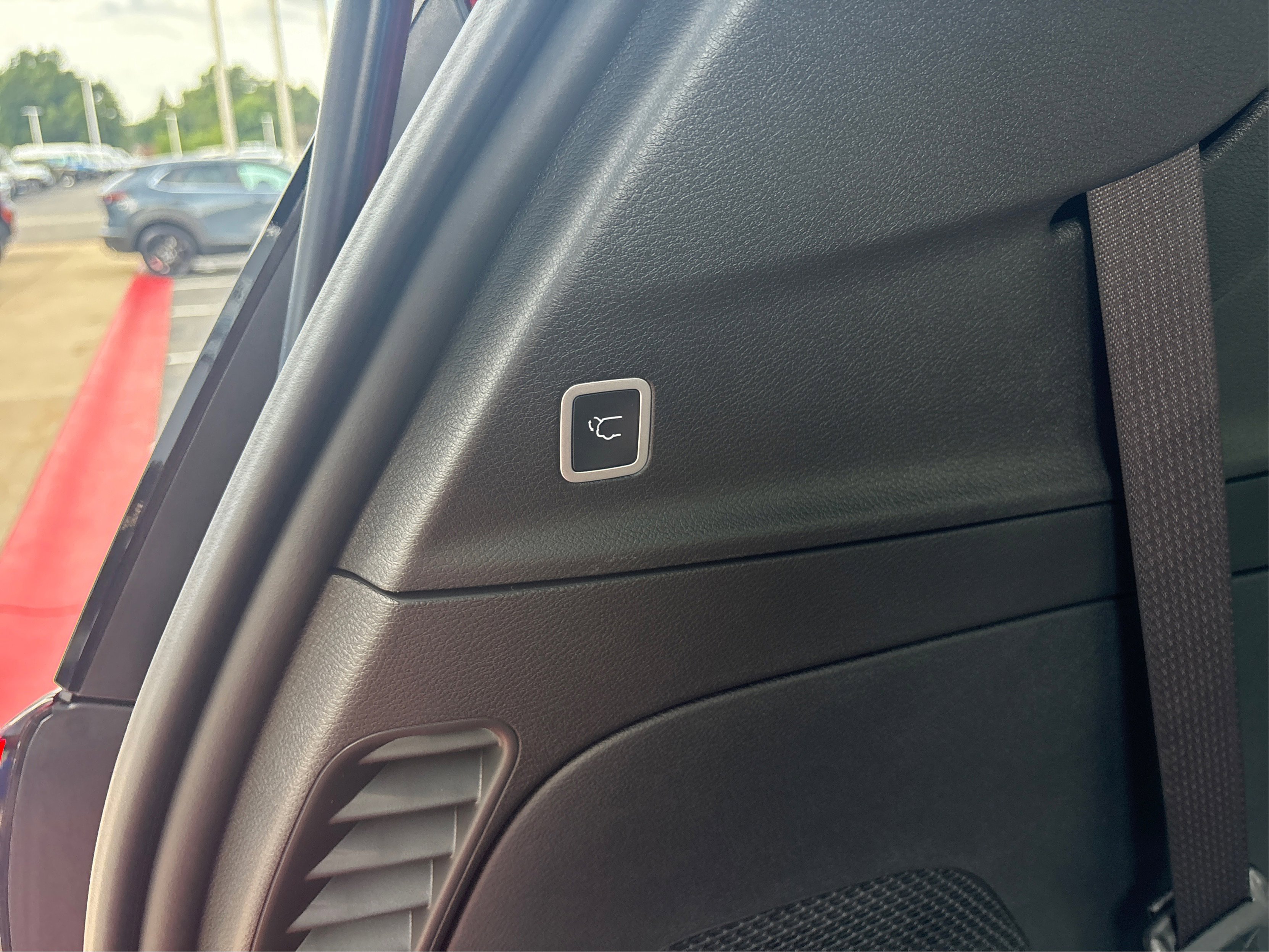 2025 Chrysler Pacifica photo 18