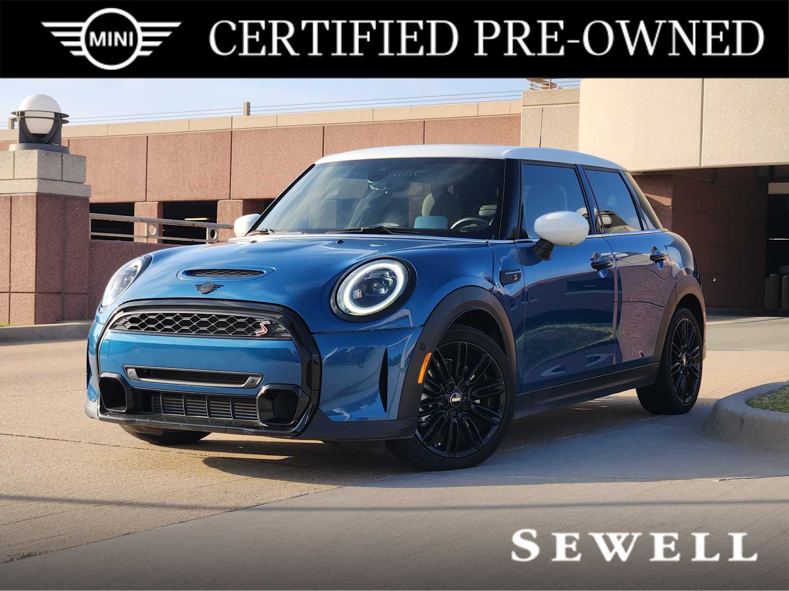 2024 MINI Hardtop 4 Door S's photo