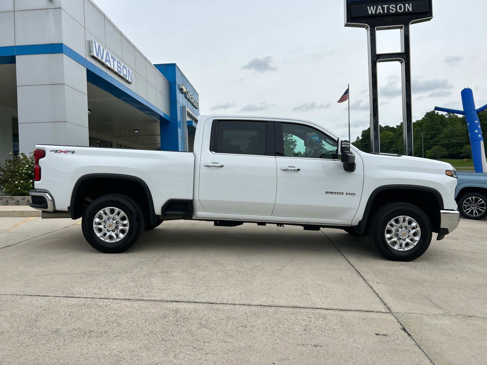 2024 Chevrolet Silverado 2500HD LTZ photo 3