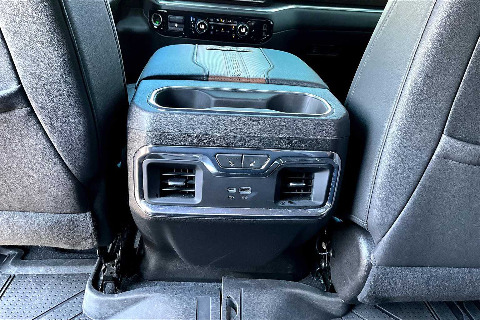 2024 Chevrolet Silverado 2500HD High Country photo 32