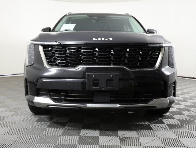 2024 Kia Sorento S photo 2