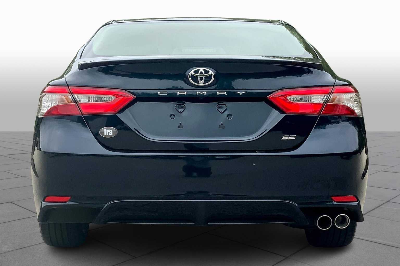 2018 Toyota Camry SE photo 4