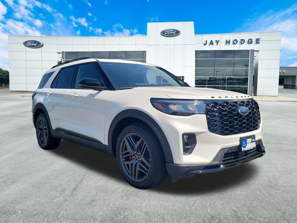 2025 Ford Explorer ST's photo