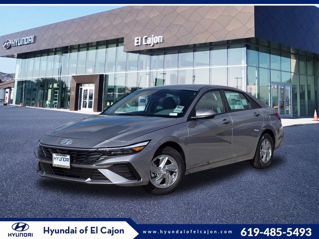 2026 Hyundai Elantra SE's photo