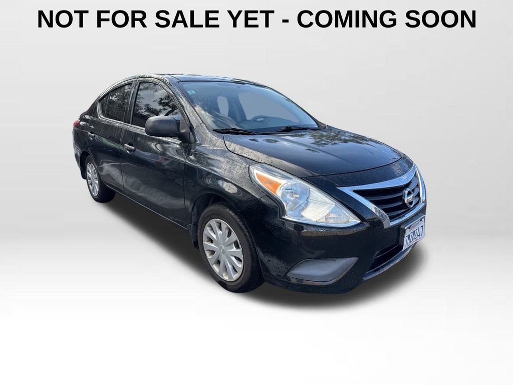 2015 Nissan Versa S Plus's photo
