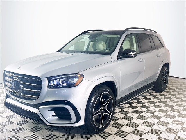 2026 Mercedes Benz GLS 450 4MATIC photo 2